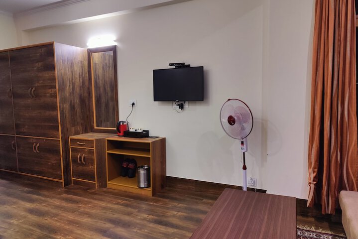 Room 15 of 76