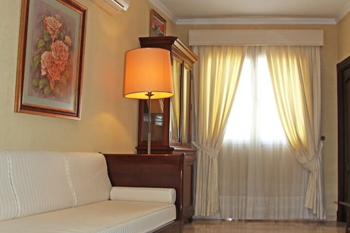 Room 6 of 43