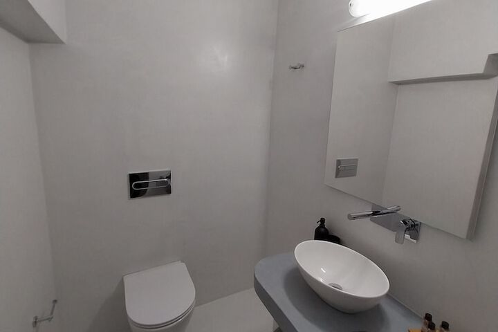 Room 63 of 75