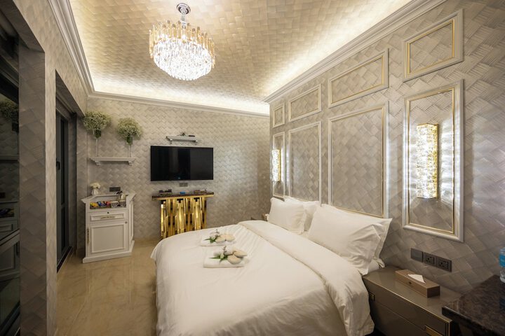 Room 12 of 36