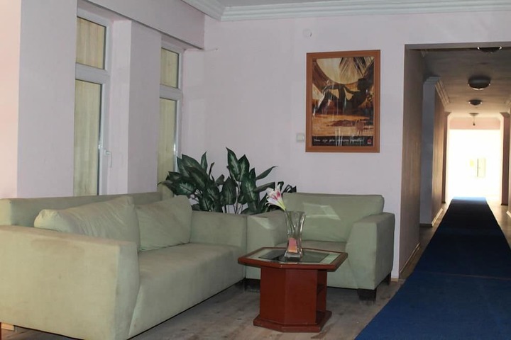 Room 7 of 25