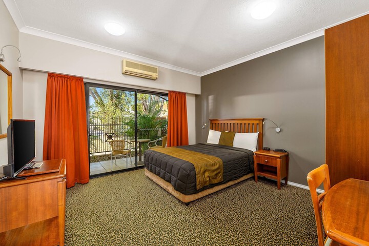 Room 32 of 54