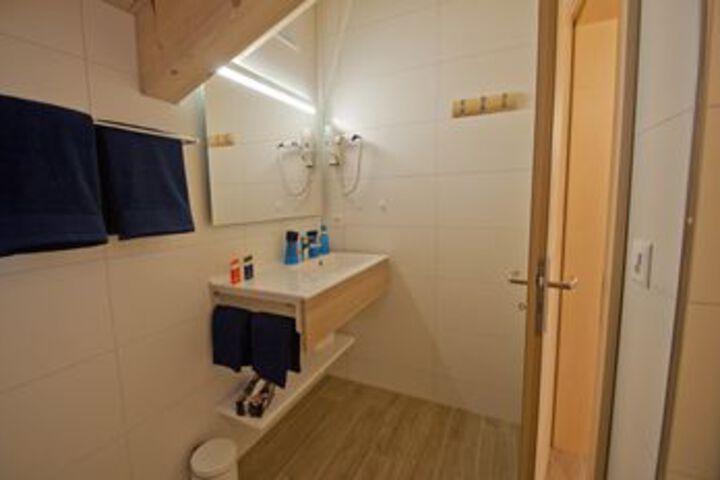 Room 21 of 188