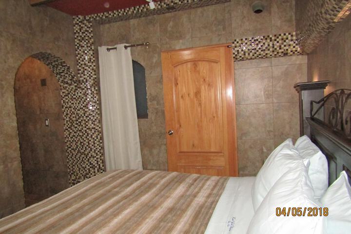 Room 4 of 33