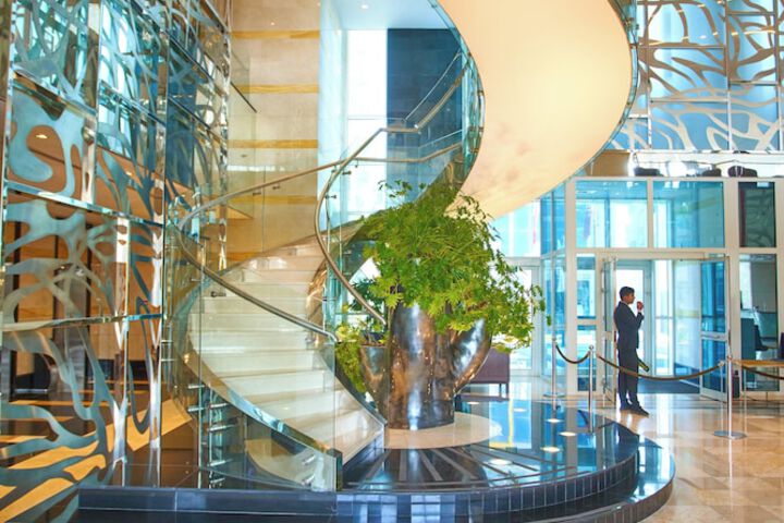 Entrance & Lobby
