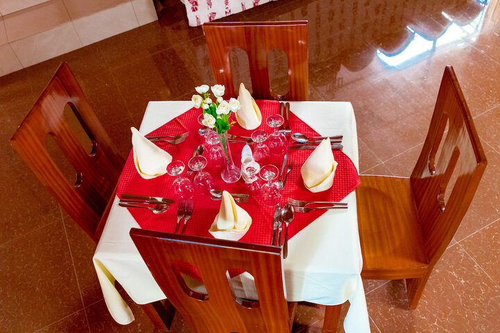 Dining 20 of 45