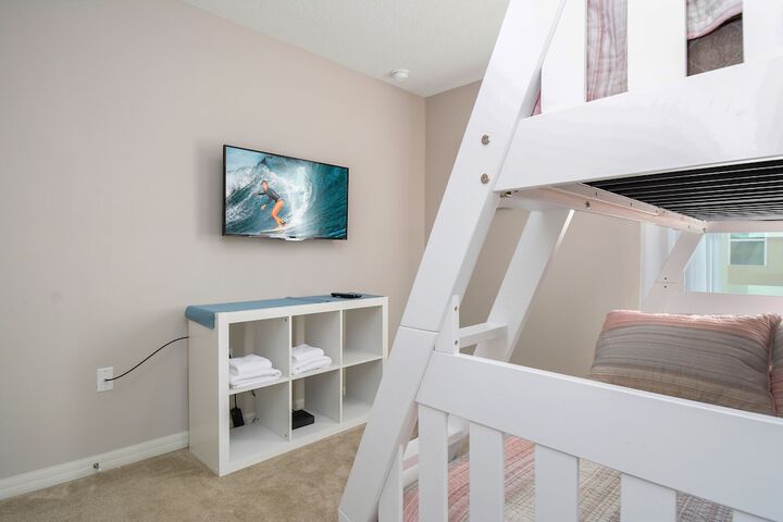 Room 9 of 27