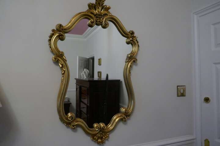 Room 27 of 79