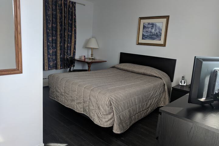 Room 3 of 23