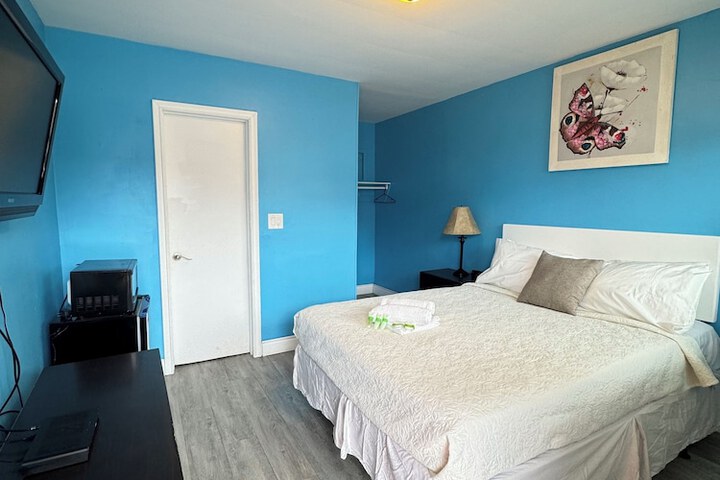 Room 10 of 23