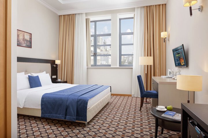 Room 10 of 57