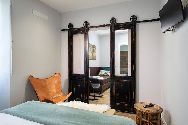 Room 2 of 36