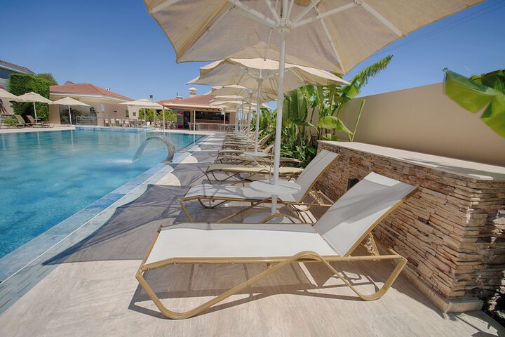 Pool Hotel