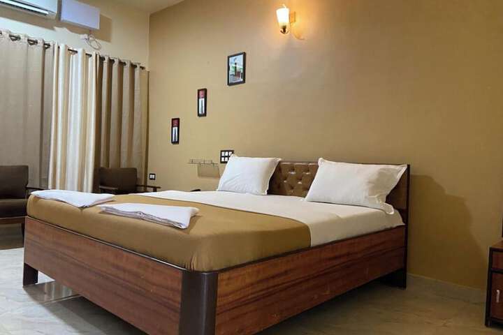 Room 3 of 14
