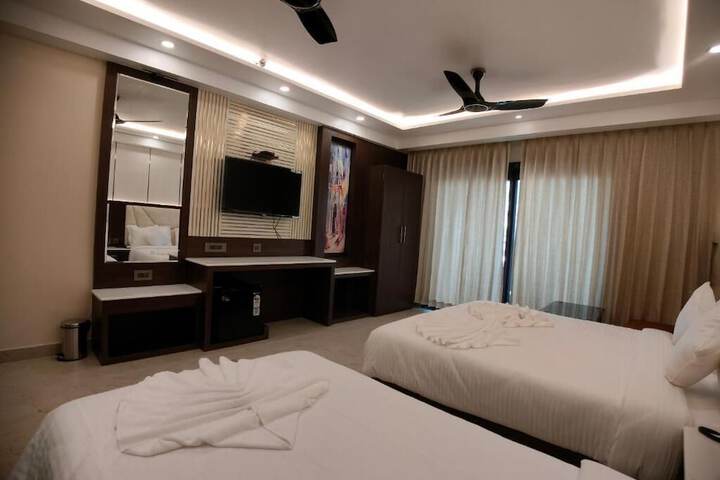 Room 9 of 17