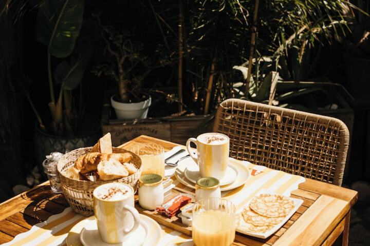 Breakfast/Coffee Service 48 of 77