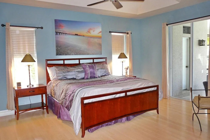 Room 4 of 20