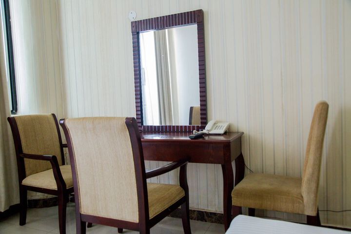 Room 13 of 26