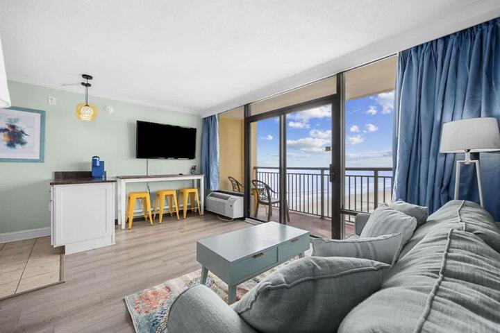 ALL NEW &  AWESOME VIEW*King Bed*Pools*Hot Tubs*Lazy River*M149 in Myrtle Beach, SC