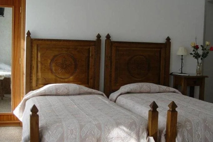 Room 7 of 12
