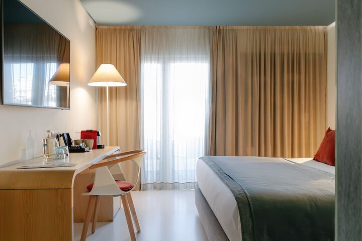 Room 37 of 117