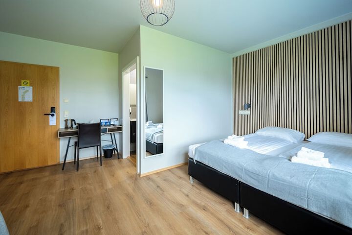 Room 30 of 74