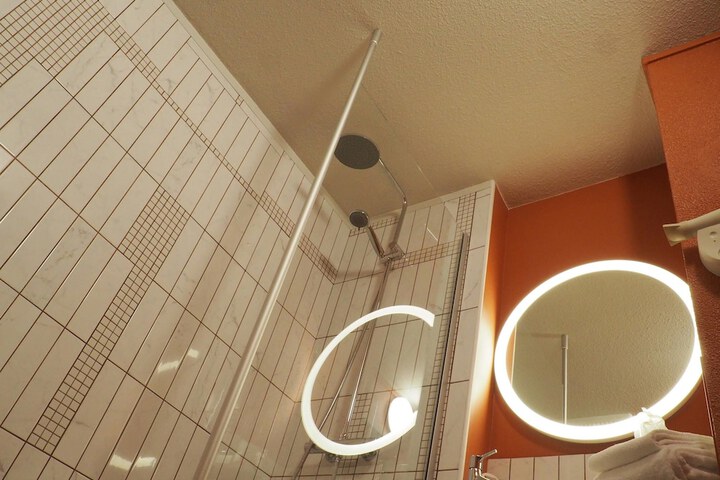 Room 5 of 55