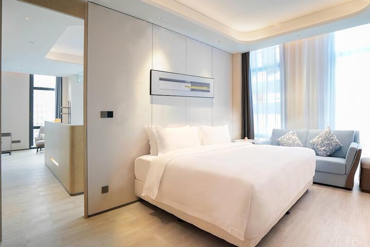Room 49 of 84