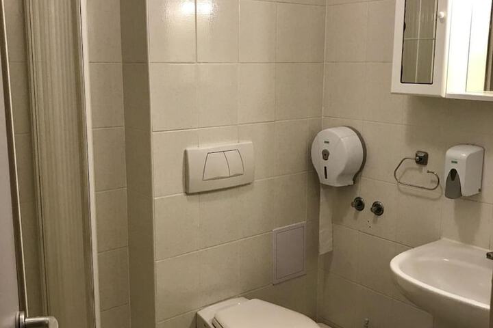 Room 21 of 30