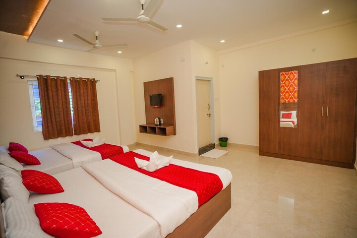 Room 12 of 23