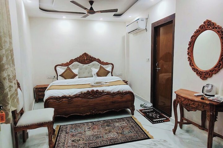 Room 19 of 33
