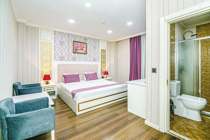 Room 11 of 53