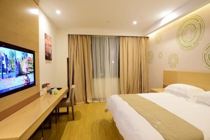 Room 15 of 22