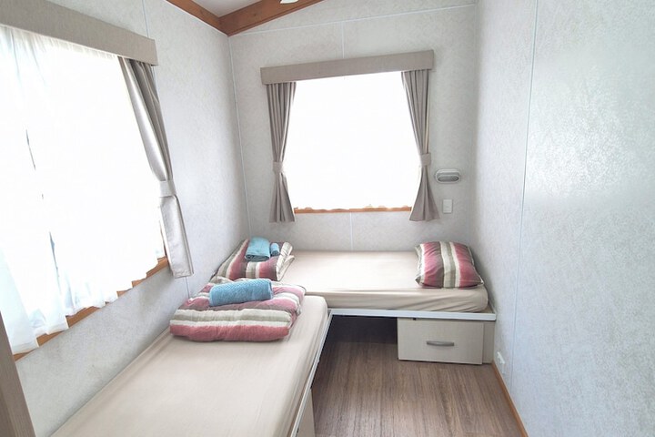 Room 10 of 29