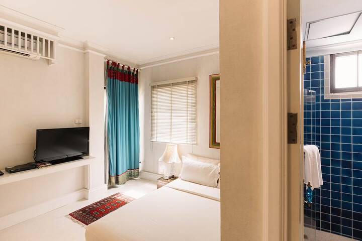 Room 18 of 47