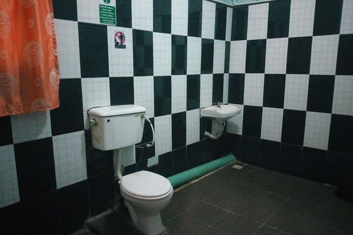Room 7 of 11