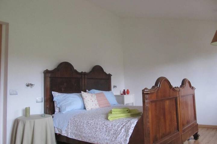 Room 14 of 16