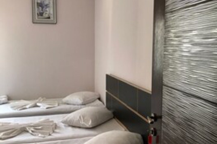 Room 26 of 32