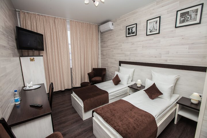Room 9 of 23