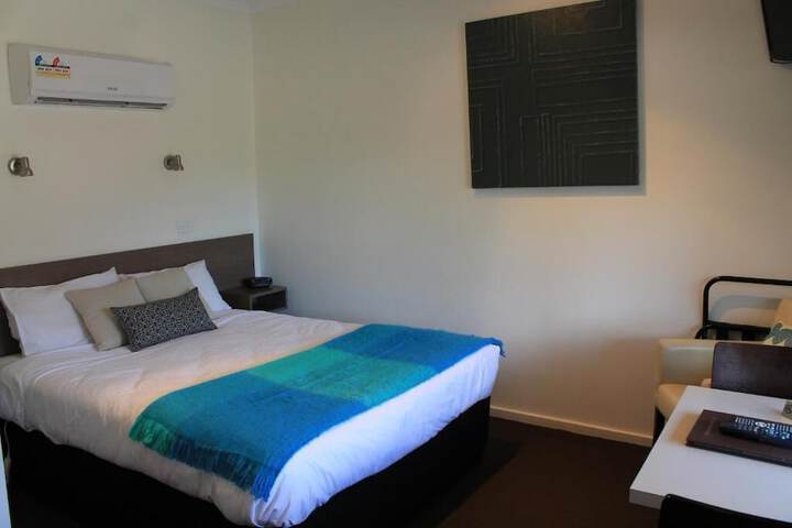 Room 9 of 35