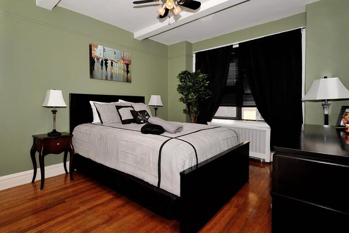 Image of Best of Times Sq 2 Bed 1 Bath