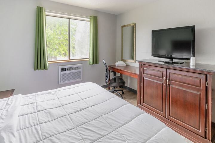 Room 9 of 20