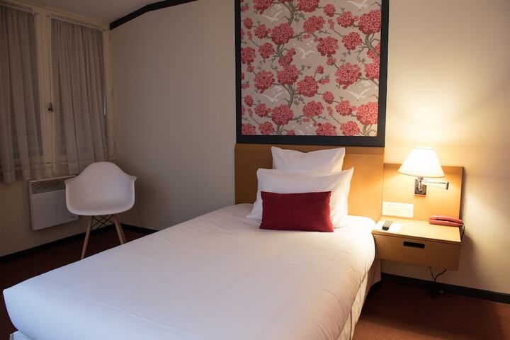 Room 16 of 45