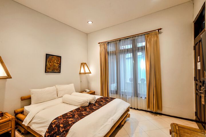 Room 3 of 24