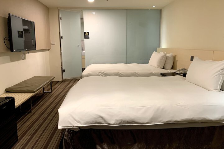 Room 31 of 61