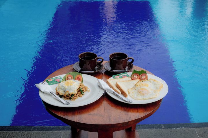 Breakfast/Coffee Service 20 of 32