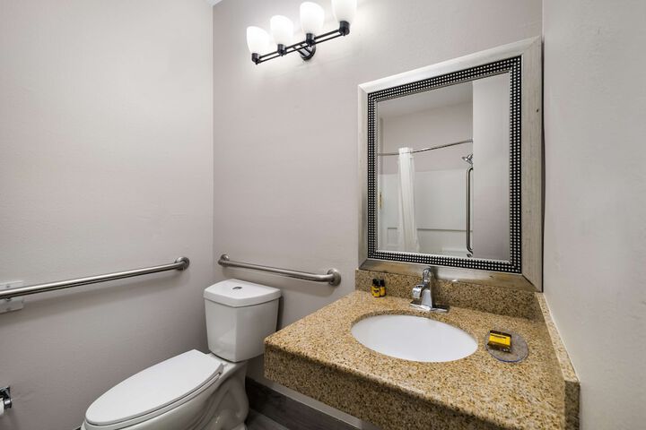 1 King Accessible Comast Bathtb Full Breakfast (21 of 22)