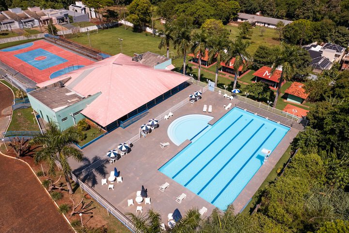 Pool 10 of 14