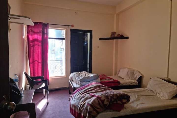 Room 2 of 6