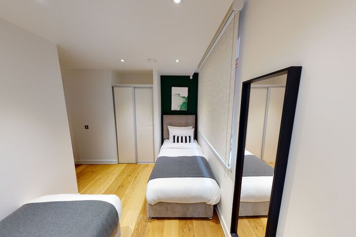Room 59 of 296